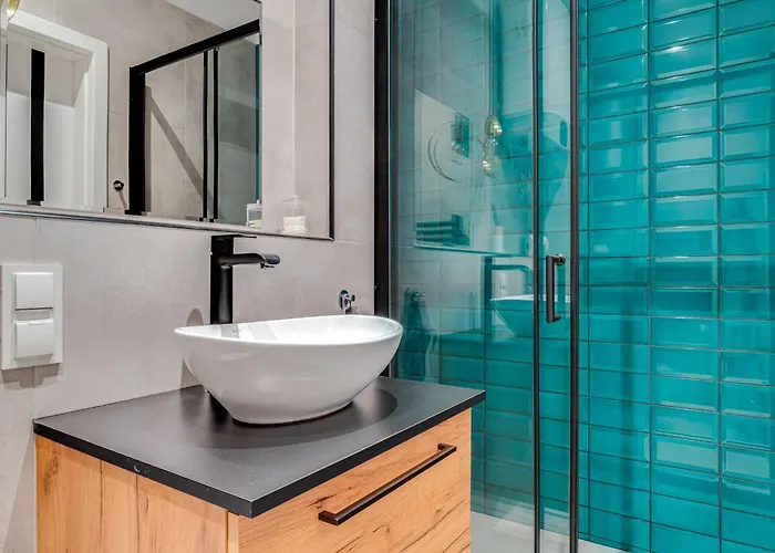 Monkey ~ 700m Main Square ~ Self Check-in 24h Lägenhet